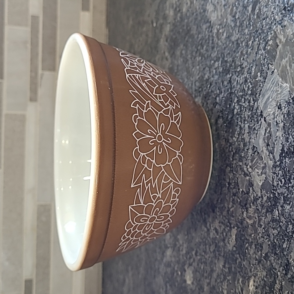 VTG Pyrex 750ml Woodland Mixing Bowl